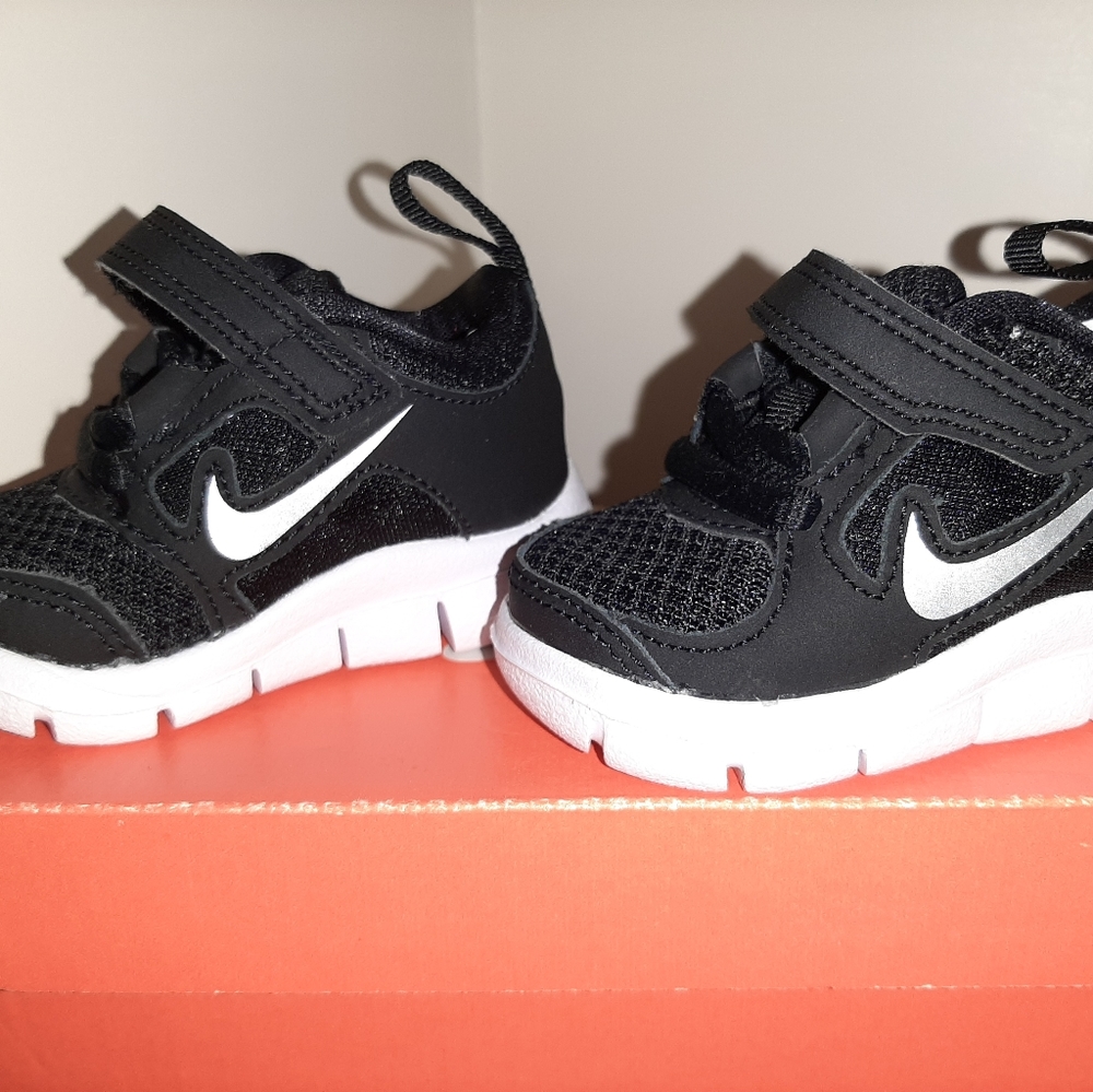 Nike shoes size 2C